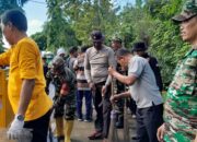 Peduli Kebersihan Lingkungan, Anggota Polsek Sandubaya Turut Serta Gotong Royong di Pasar Mandalika 