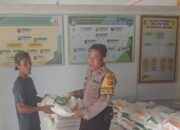 1.167 Warga Cendi Manik Terima Bantuan Beras Bulog, Dipantau Ketat Bhabinkamtibmas