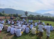 Bhabinkamtibmas dan Babinsa Sekongkang Berikan Rasa Aman Dan Nyaman Pada Umat Hindu Melaksanakan Hari Galungan 