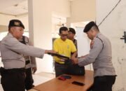 Antisipasi Gangguan, Polres Loteng Sterilisasi Pleno KPU dengan Metal Detector