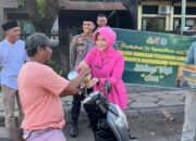 Berbagi Kebahagiaan di Bulan Ramadhan, Polsek Kawasan Pelabuhan Lembar Gelar Bagi-bagi Takjil Ceria