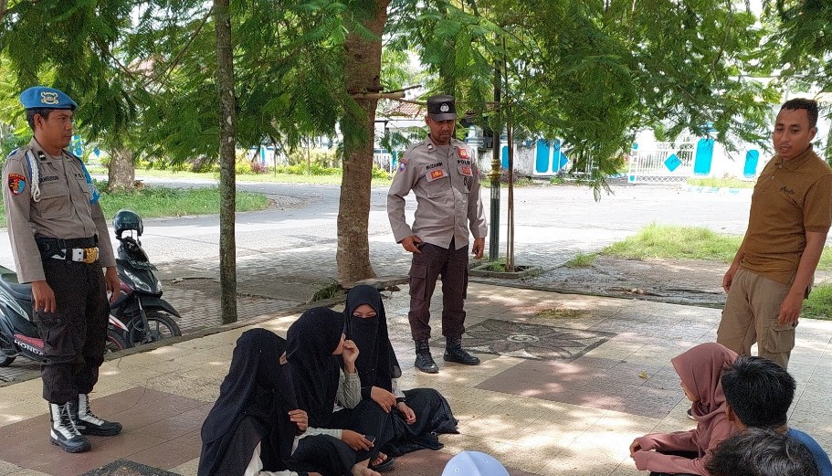 Patroli Rutin Polsek Gerung Ciptakan Rasa Aman Pasca Rapat Pleno Rekapitulasi Suara Pemilu