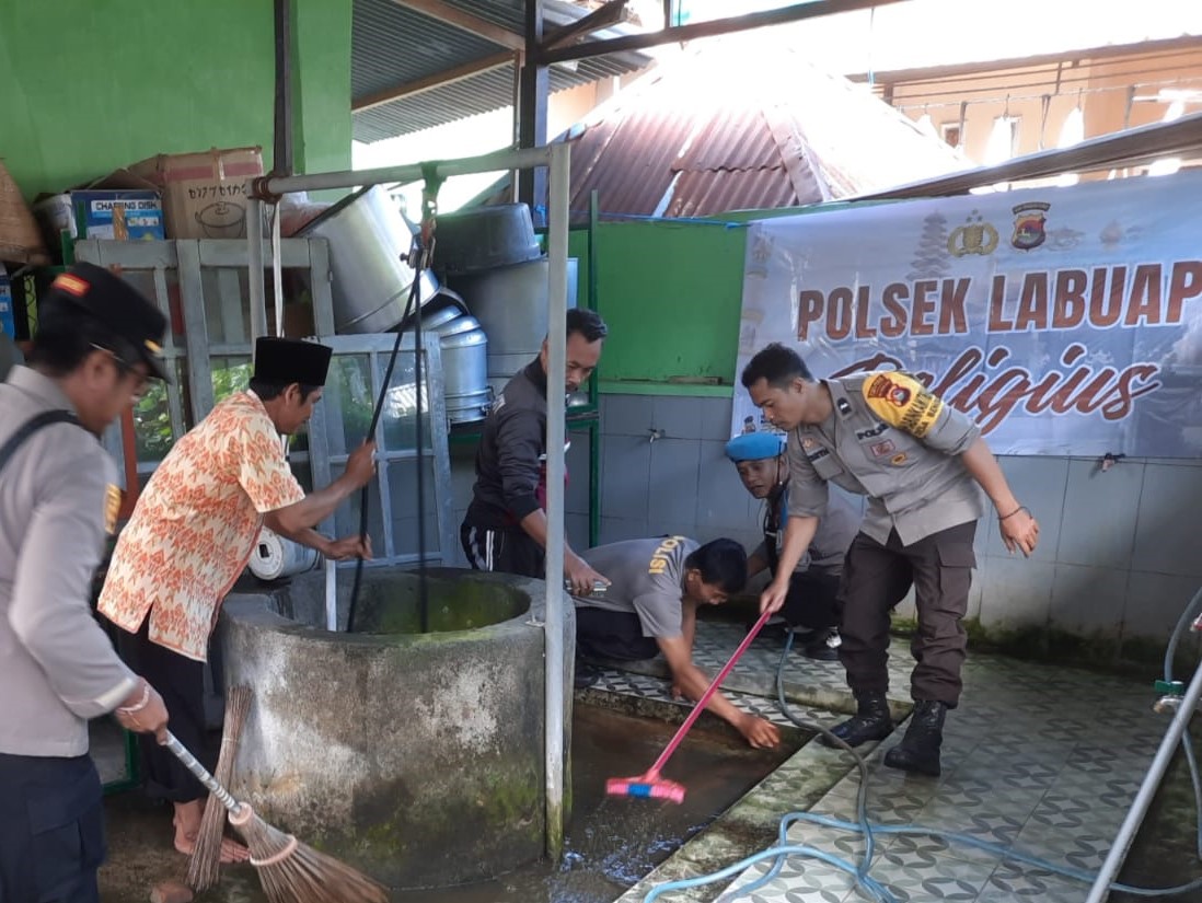 Polsek Labuapi Gelar Program Polsek Labuapi Religius di Mushola Al Hikmah