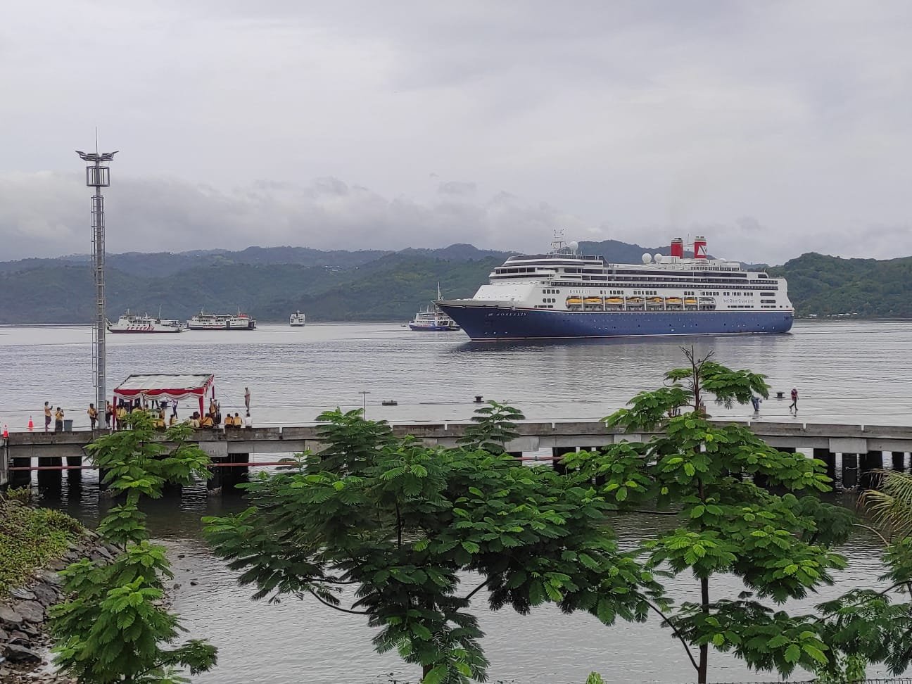 MV Borealis Tiba di Lombok