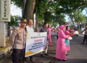 Berkah Ramadhan Hadir Di Masyarakat, Kapolsek Ampenan Dan Bhayangkari Bagi-Bagi Takjil 