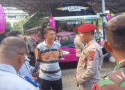 “Sat Narkoba Polresta Mataram Tebar Kebaikan di Terminal Mandalika, Bagikan Ratusan Takjil untuk Pemudik”
