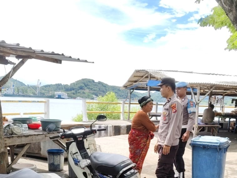 Polsek Lembar Patroli Rest Area Tanjung Nyet, Jaga Keamanan dan Kenyamanan Pengunjung