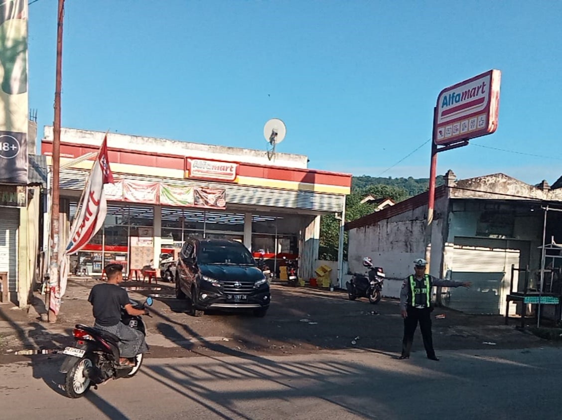 Polsek Sekotong Gelar Rawan Pagi, Ciptakan Kamseltibcar Lantas dan Rasa Aman Bagi Pengguna Jalan