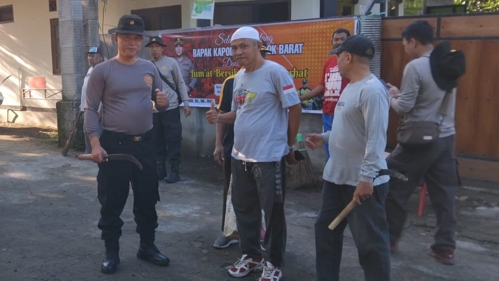 Polsek Batulayar Gelar Batulayar Bersih Bersinergi