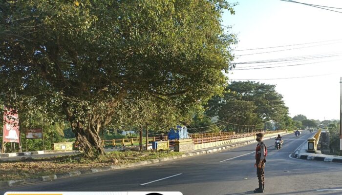 Aksi Sat Samapta Polres Lombok Barat di Rawan Pagi: Atur Lalu Lintas, Cegah Kemacetan, dan Jaga Keselamatan Pengguna Jalan