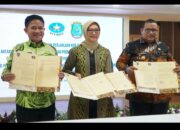 Pj Gubernur NTB Hassanudin Tandatangani PKS Pengendalian, Pembinaan, dan Pengawasan Penyaluran Jenis BBM tertentu dan BBM Khusus