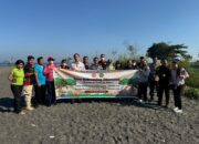 Penyuluh Agama Hindu NTB Hijaukan Pantai Sunset Land dengan Gerakan Taru Raksaning Bhuwana