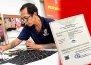 SAH ! Batik Gembok Milik Warga Binaan Lapas Lobar Kini Punya Sertifikat Merek
