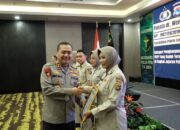 Kasi Dokkes Polres Loteng Terima Penghargaan Dari Kapolda NTB Pada Rakernis Biddokkes 2024