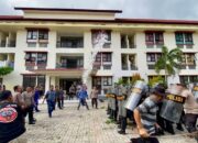 Latihan Sispamkota: Polres Lombok Utara Pastikan Pemilu 2024 Aman dan Damai