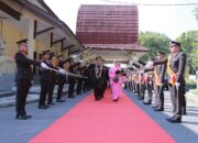 Suasana Haru Menyelimuti Wisuda Purna Tugas 78 Personel Polri dan ASN Polda NTB”