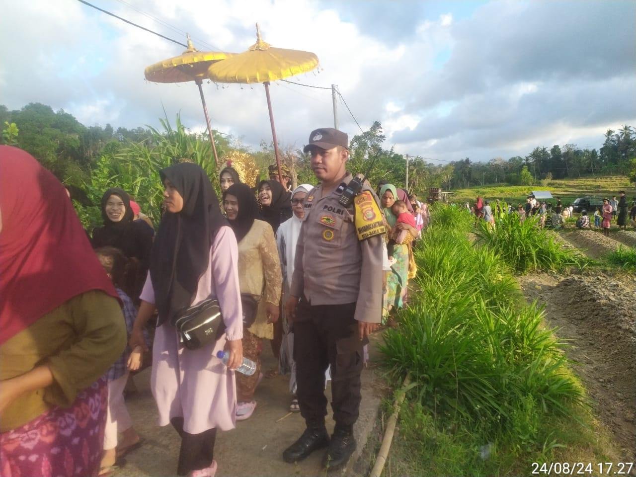 Nyongkolan di Lembar Polsek Kawal Keamanan Pesta Adat Sasak