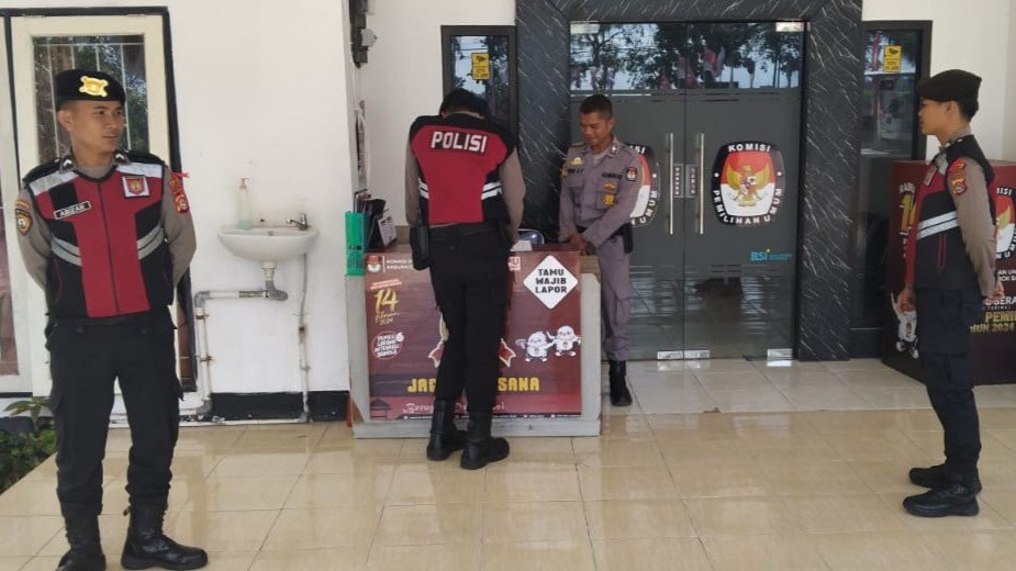 Polisi Lombok Barat Patroli Ketat KPU, Jamin Pemilu 2024 Aman