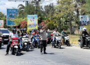 Rawan Siang: Polsek Kediri Atur Lalu Lintas, Cegah Macet di Depan Ponpes