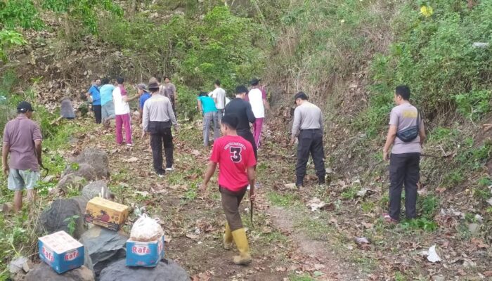 Polsek Batulayar Gelar Program ‘Batulayar Bersih Bersinergi’ di Senggigi