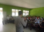 Polsek Sekotong Edukasi Siswa SDN 02 Tentang Bahaya Kenakalan Remaja dan Bullying