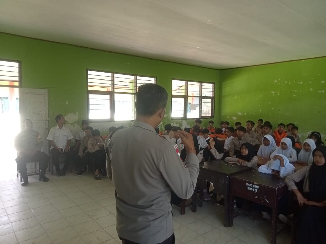 Polsek Sekotong Edukasi Siswa SDN 02 Tentang Kenakalan Remaja, Lalu Lintas, dan Bullying