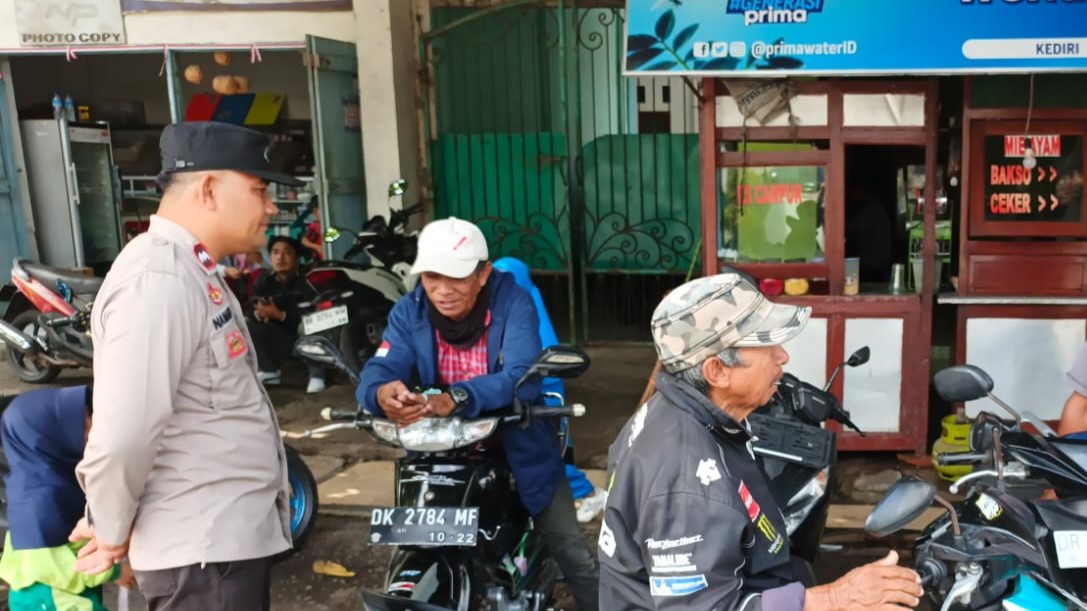 Menjelang Pemilukada 2024, Polsek Kediri Tekan Risiko Konflik dengan Patroli Kamtibmas