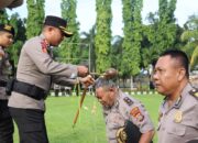 Dedikasi dan Loyalitas Dihargai: Polres Lombok Barat Gelar Upacara Kenaikan Pangkat dan Purna Tugas