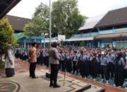 Polisi Edukasi Siswa SMPN 1 Narmada Cegah Kenakalan