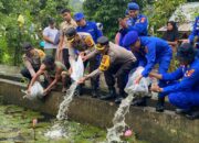 Polres Lombok Utara Tingkatkan Ketahanan Pangan, Tebar Ribuan Benih Ikan di Perairan