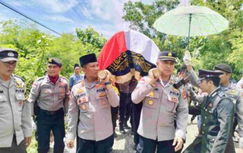 Penghormatan Terakhir untuk Bripda M. Faozan Marzuki di Lombok Barat