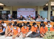 Polres Loteng Amankan 25 Orang Saat Penindakan Kampung Rawan Narkoba di Praya Timur
