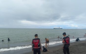 Antisipasi Gangguan Kamtibmas, Polres Lombok Barat Intensifkan Patroli di Pantai Cemara