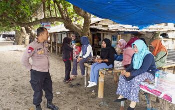 Polres Lombok Barat Giat di Pantai Melasa, Sentuhan Humanis Jaga Kamtibmas