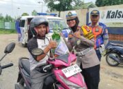 Tertib Lalu Lintas, Dapat Sayur! Operasi Keselamatan Rinjani 2025 di Lombok Barat