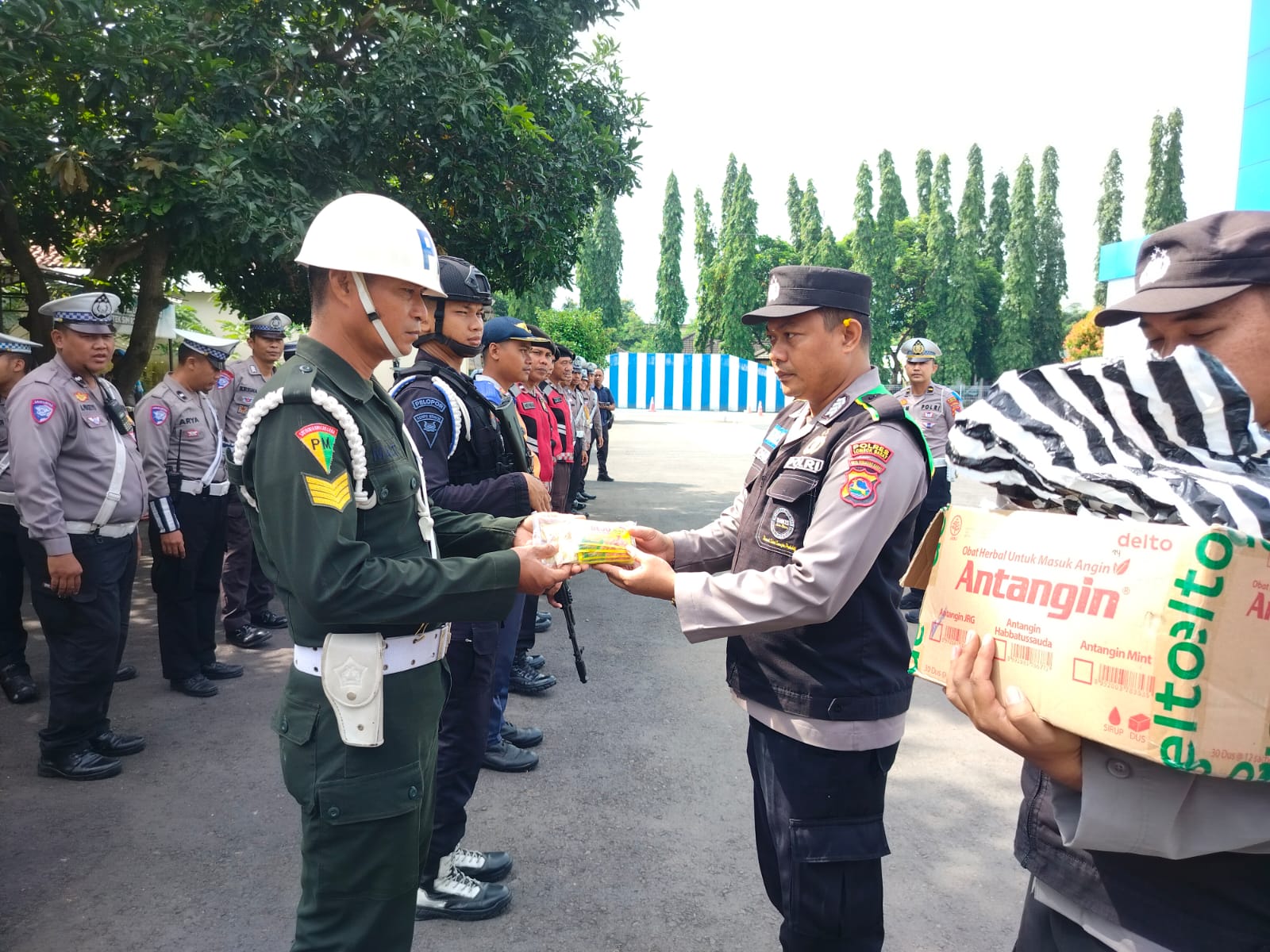 Operasi Keselamatan Rinjani 2025, Polres Lobar Tingkatkan Kesehatan Personel dengan Pembekalan Medis