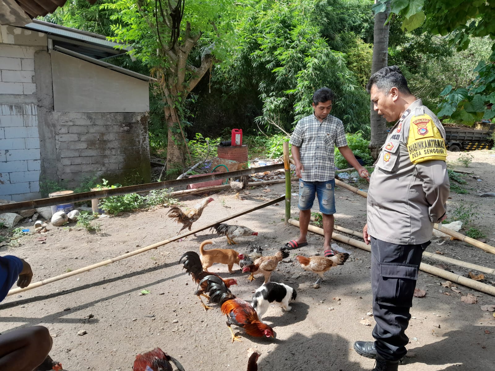 Sukseskan Ketahanan Pangan, Bhabinkamtibmas Senggigi Sambangi Warga Krandangan