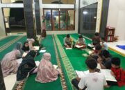 Bhabinkamtibmas Polsek Taliwang Semarakkan Ramadhan dengan Tarawih dan Tadarus Bersama Warga