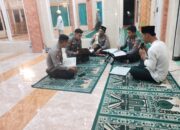 Personel Polsek Sekotong Ikuti Tarawih dan Tadarusan, Wujud Sinergi dengan Masyarakat