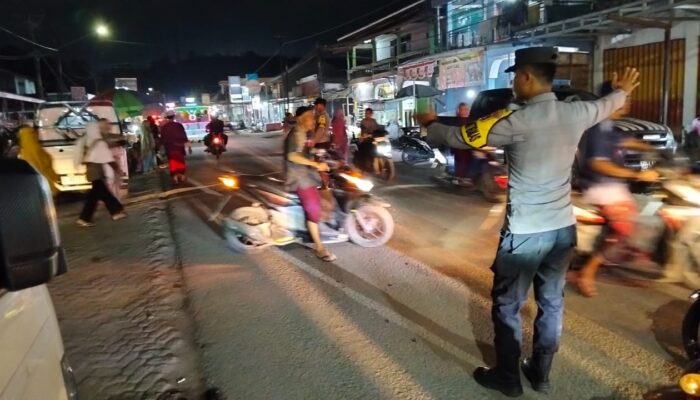 Berikan Rasa Aman dan Nyaman Pelaksanaan Ibadah Anggota Polsek Maluk Lakukan Pengamanan Sholat Tarawih