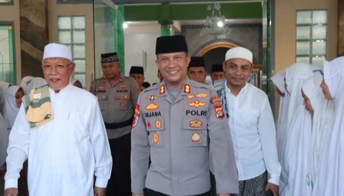 Buka Bersama Kapolres di Ponpes Manba’al Ulum, Silaturahmi Erat