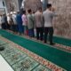 Polsek Kuripan Amankan dan Atur Lalu Lintas Shalat Subuh Berjamaah di Masjid AT-TAQWA