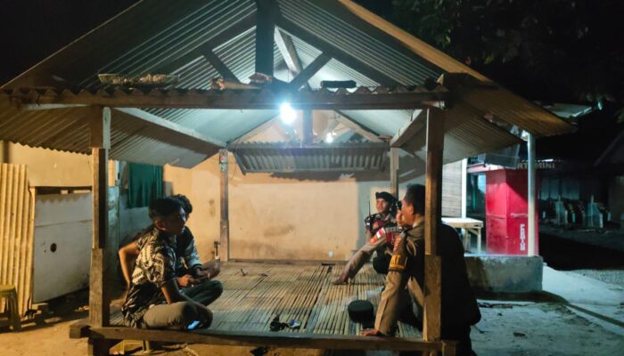 Polsek Sekotong Lakukan Patroli Dialogis, Masyarakat Dapat Himbauan Kamtibmas Langsung
