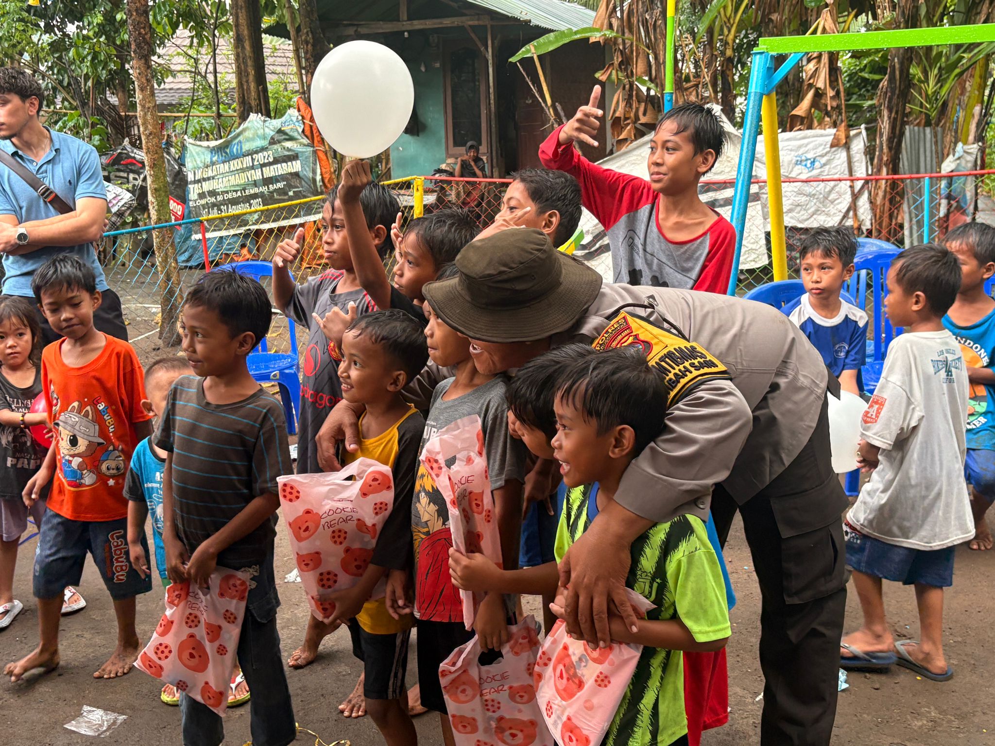 Babinkamtibmas Lembahsari Hadiri Peresmian Taman Bermain, Wujud Kedekatan Polri dengan Masyarakat (1)