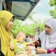 Tangis Haru Wakil Bupati Lombok Barat Saat Jenguk Balita Penderita Gangguan Saraf