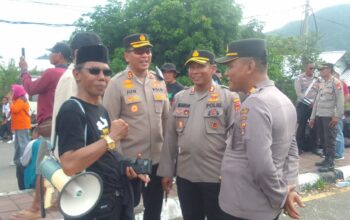 Kapolres Sumbawa Barat dan Kapolres Sumbawa Pimpin Pengamanan Pada Aksi Unjuk Rasa Pembentukan Provinsi Pulau Sumbawa