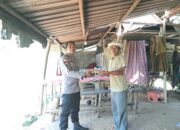 Bhabinkamtibmas Sekotong Giatkan Bantuan Sosial ke Warga Rentan
