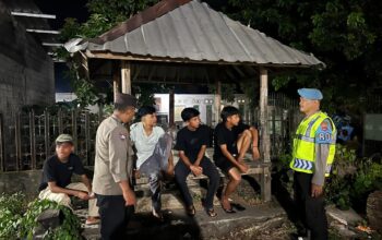 Patroli Rutin Polsek Kuripan Perkuat Stabilitas Kamtibmas