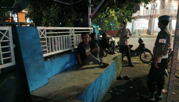 Cegah Kriminalitas, Polsek Kediri Gelar Patroli Malam Rutin