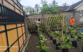 Bhabinkamtibmas Kuripan Sosialisasikan Pemanfaatan Lahan untuk Tanam Pangan